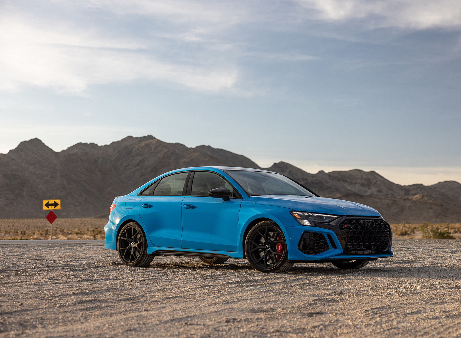 2022 Audi RS 3 (US-Spec) Front Three-Quarter Wallpapers  (8)