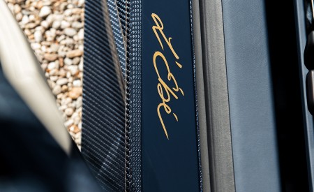 2022 Bugatti Chiron L’Ébé Door Sill Wallpapers 450x275 (10)