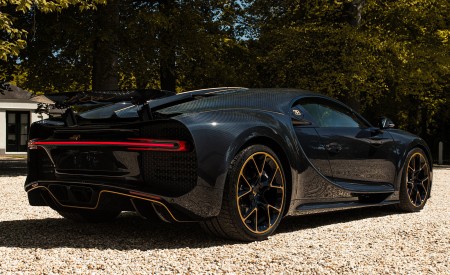 2022 Bugatti Chiron L’Ébé Rear Three-Quarter Wallpapers 450x275 (4)
