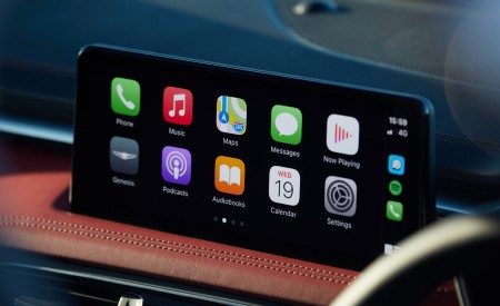 2022 Genesis G70 Sport with Luxury Pack Central Console Wallpapers 450x275 (45)