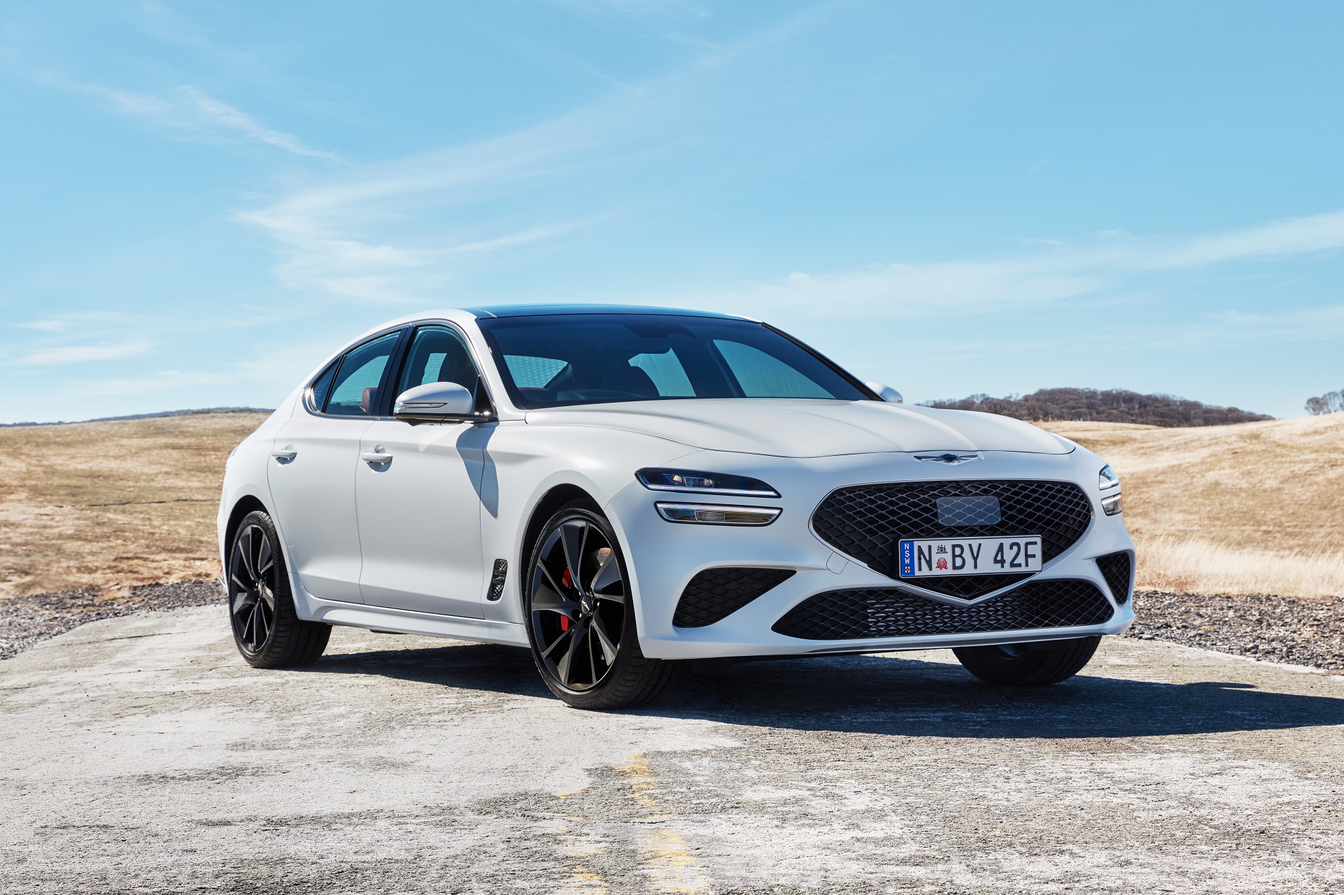 2022 Genesis G70 Sport with Luxury Pack Front Three-Quarter Wallpapers (1)
