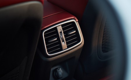 2022 Genesis G70 Sport with Luxury Pack Interior Detail Wallpapers  450x275 (52)
