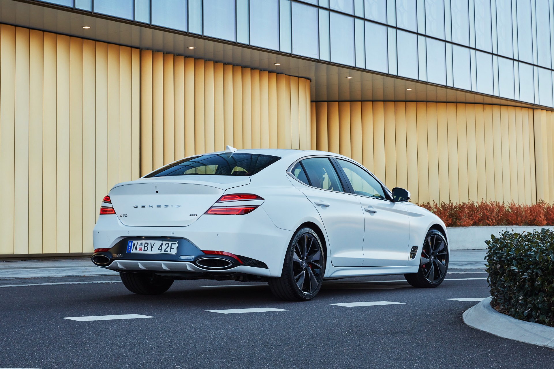 2022 Genesis G70 Sport with Luxury Pack Rear Three-Quarter Wallpapers (11)