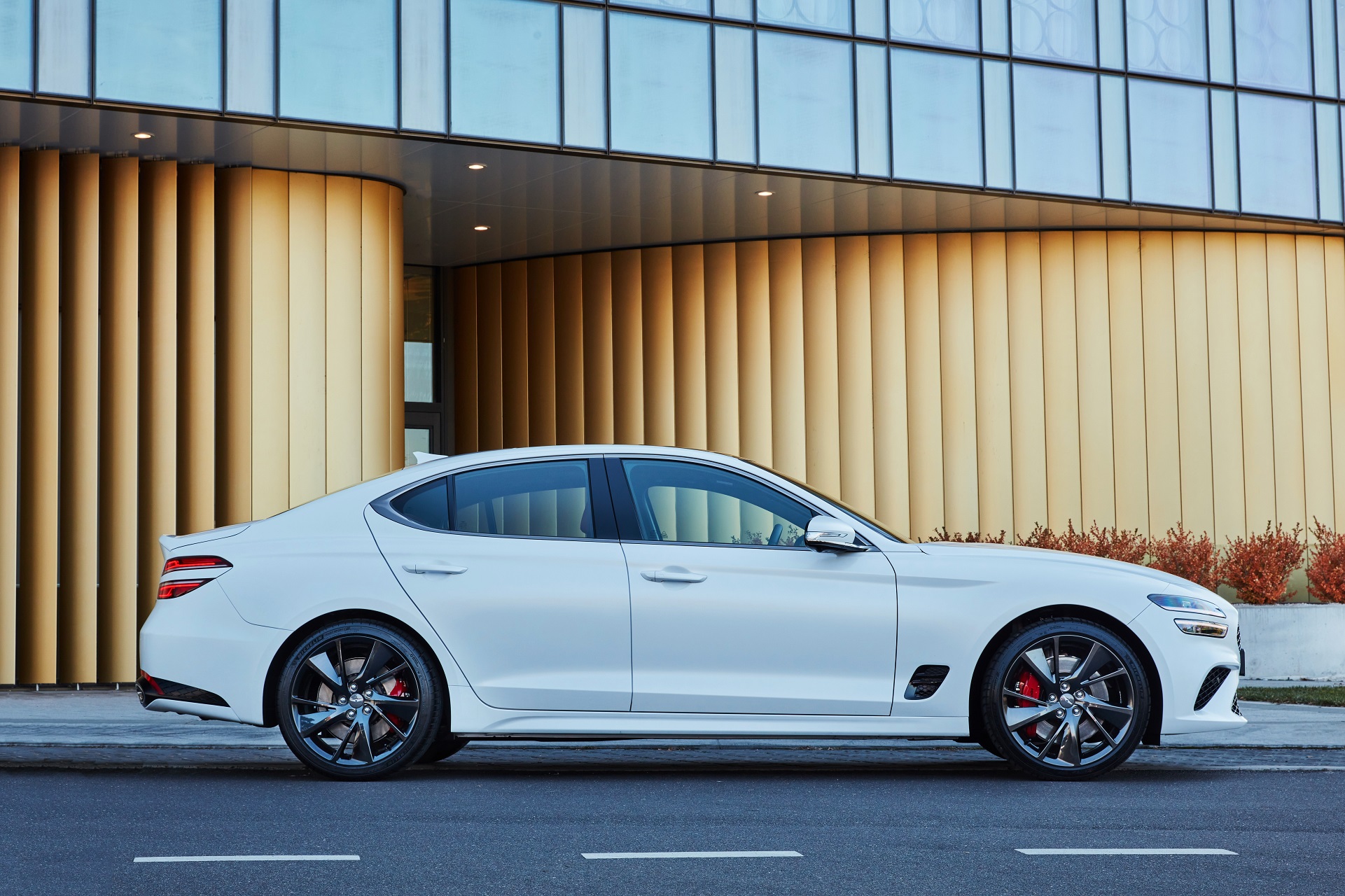 2022 Genesis G70 Sport with Luxury Pack Side Wallpapers (13)