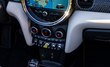 2022 Mini Cooper SE Convertible Concept Central Console Wallpapers 450x275 (149)