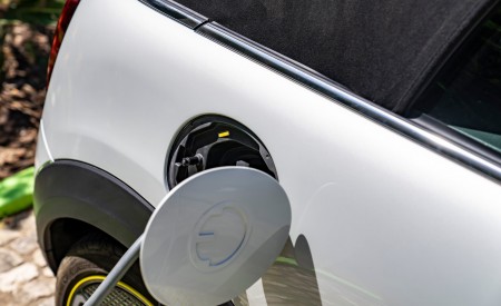 2022 Mini Cooper SE Convertible Concept Charging Connector Wallpapers  450x275 (104)
