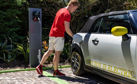 2022 Mini Cooper SE Convertible Concept Charging Wallpapers  450x275 (102)