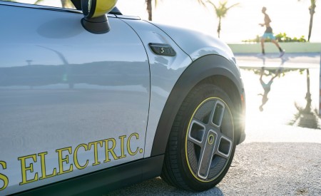 2022 Mini Cooper SE Convertible Concept Detail Wallpapers  450x275 (252)