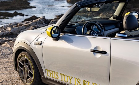 2022 Mini Cooper SE Convertible Concept Detail Wallpapers 450x275 (61)