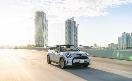 2022 Mini Cooper SE Convertible Concept Front Three-Quarter Wallpapers 450x275 (160)