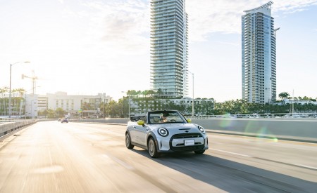 2022 Mini Cooper SE Convertible Concept Front Three-Quarter Wallpapers 450x275 (161)