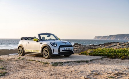 2022 Mini Cooper SE Convertible Concept Front Three-Quarter Wallpapers 450x275 (46)