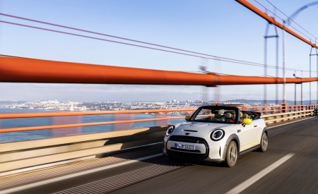 2022 Mini Cooper SE Convertible Concept Front Three-Quarter Wallpapers 450x275 (32)