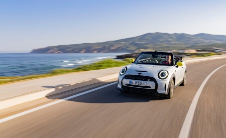 2022 Mini Cooper SE Convertible Concept Front Three-Quarter Wallpapers 450x275 (19)