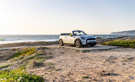 2022 Mini Cooper SE Convertible Concept Front Three-Quarter Wallpapers 450x275 (47)