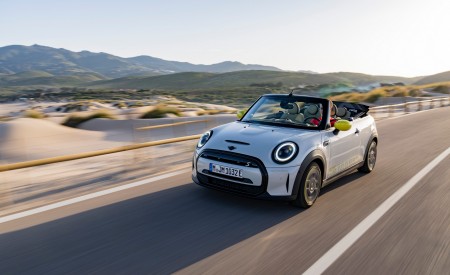2022 Mini Cooper SE Convertible Concept Front Three-Quarter Wallpapers 450x275 (12)