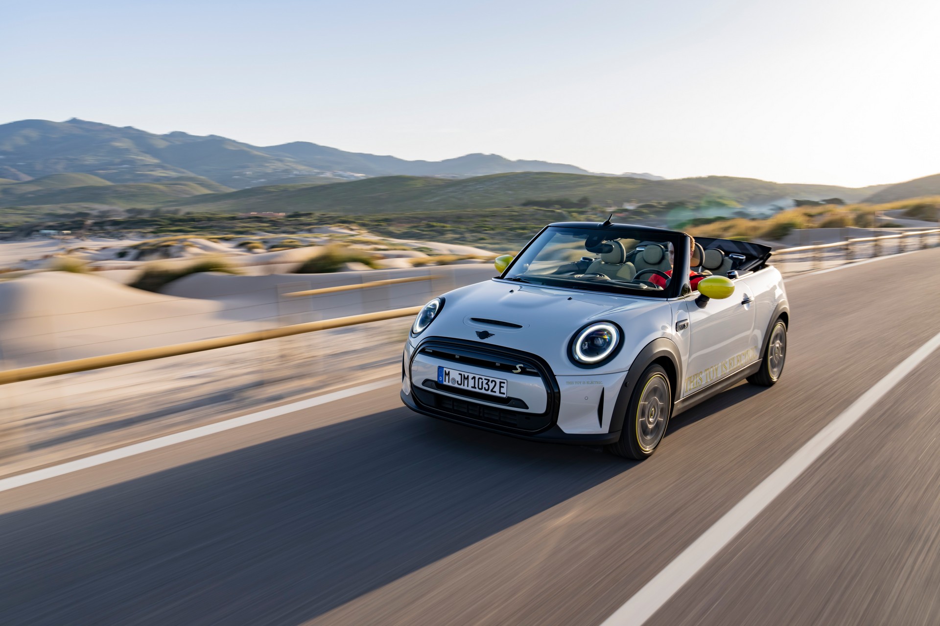 2022 Mini Cooper SE Convertible Concept Front Three-Quarter Wallpapers (12)