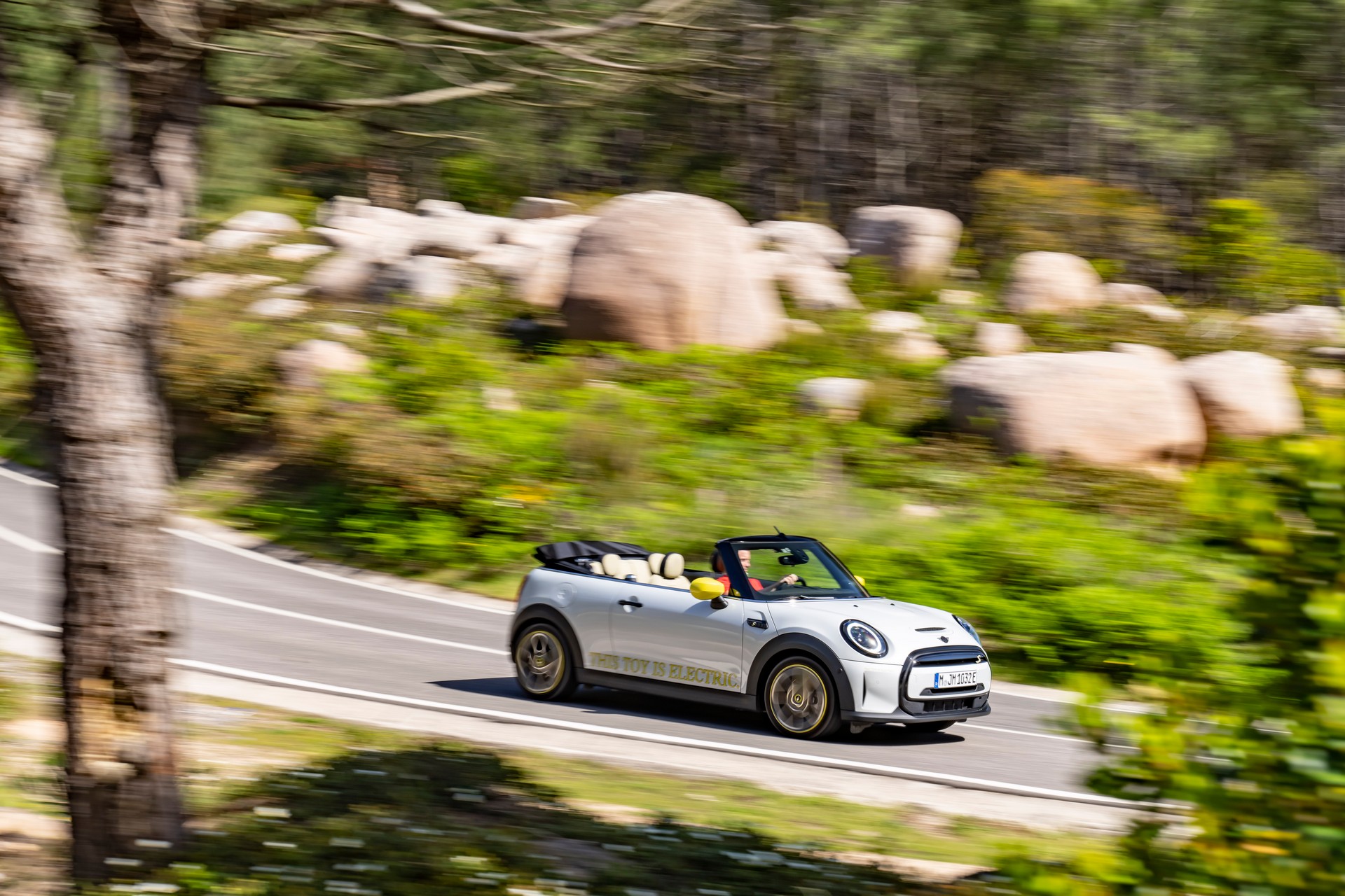 2022 Mini Cooper SE Convertible Concept Front Three-Quarter Wallpapers (5)