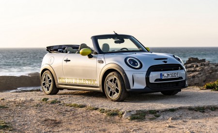 2022 Mini Cooper SE Convertible Concept Front Three-Quarter Wallpapers 450x275 (48)