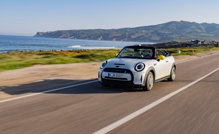 2022 Mini Cooper SE Convertible Concept Front Three-Quarter Wallpapers 450x275 (21)