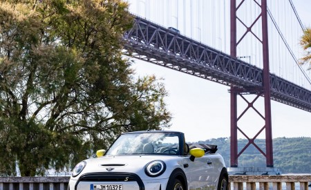 2022 Mini Cooper SE Convertible Concept Front Three-Quarter Wallpapers 450x275 (68)