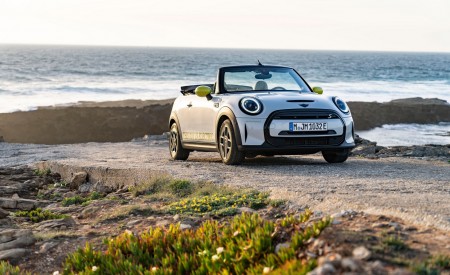 2022 Mini Cooper SE Convertible Concept Front Three-Quarter Wallpapers  450x275 (50)