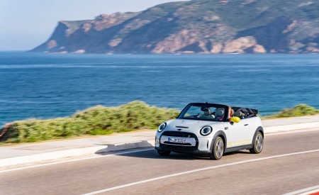 2022 Mini Cooper SE Convertible Concept Front Three-Quarter Wallpapers 450x275 (23)