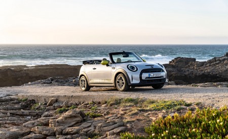 2022 Mini Cooper SE Convertible Concept Front Three-Quarter Wallpapers 450x275 (51)