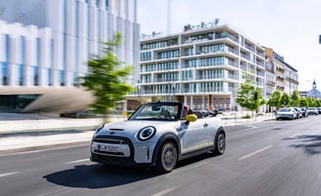 2022 Mini Cooper SE Convertible Concept Front Three-Quarter Wallpapers 450x275 (37)