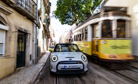 2022 Mini Cooper SE Convertible Concept Front Wallpapers 450x275 (41)