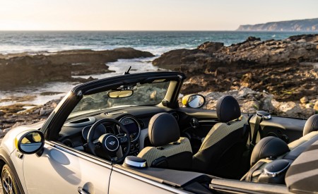 2022 Mini Cooper SE Convertible Concept Interior Wallpapers  450x275 (108)