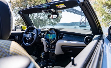 2022 Mini Cooper SE Convertible Concept Interior Wallpapers 450x275 (110)