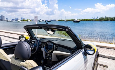 2022 Mini Cooper SE Convertible Concept Interior Wallpapers  450x275 (263)