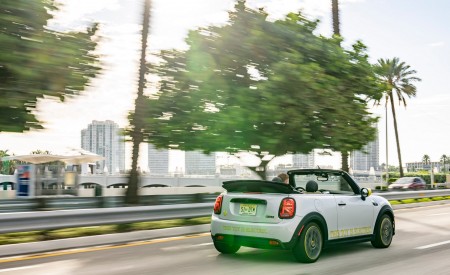 2022 Mini Cooper SE Convertible Concept Rear Three-Quarter Wallpapers 450x275 (184)