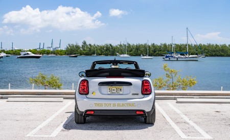 2022 Mini Cooper SE Convertible Concept Rear Wallpapers 450x275 (243)