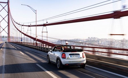 2022 Mini Cooper SE Convertible Concept Rear Wallpapers 450x275 (34)