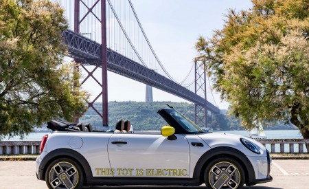 2022 Mini Cooper SE Convertible Concept Side Wallpapers 450x275 (81)