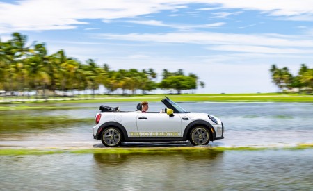 2022 Mini Cooper SE Convertible Concept Side Wallpapers 450x275 (207)