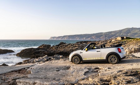 2022 Mini Cooper SE Convertible Concept Side Wallpapers 450x275 (56)