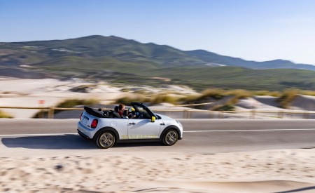 2022 Mini Cooper SE Convertible Concept Side Wallpapers  450x275 (27)