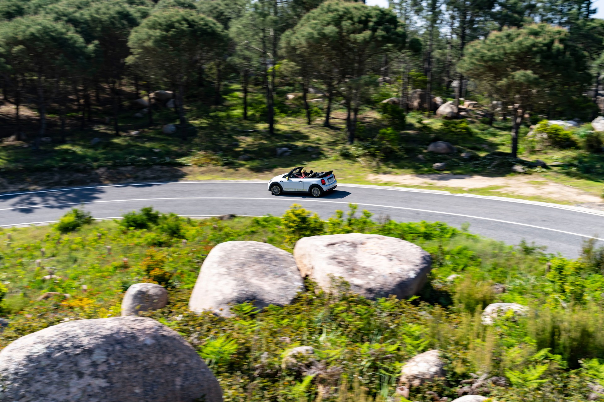 2022 Mini Cooper SE Convertible Concept Side Wallpapers  (8)