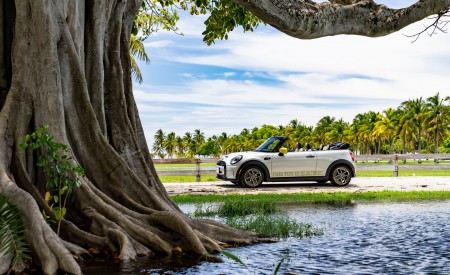 2022 Mini Cooper SE Convertible Concept Side Wallpapers 450x275 (234)