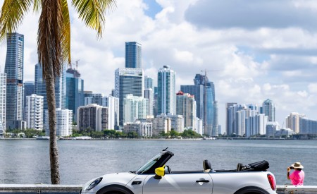 2022 Mini Cooper SE Convertible Concept Side Wallpapers  450x275 (210)