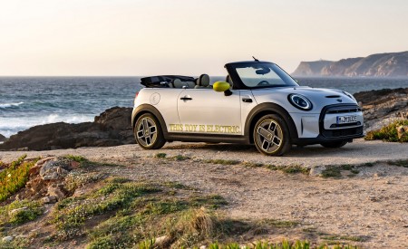 2022 Mini Cooper SE Convertible Concept Side Wallpapers 450x275 (58)