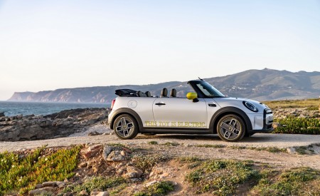 2022 Mini Cooper SE Convertible Concept Side Wallpapers  450x275 (59)