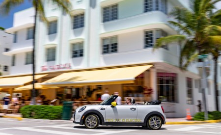 2022 Mini Cooper SE Convertible Concept Side Wallpapers 450x275 (199)