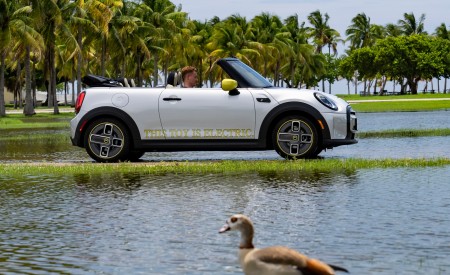 2022 Mini Cooper SE Convertible Concept Side Wallpapers 450x275 (231)