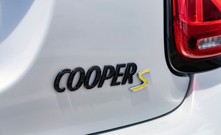 2022 Mini Cooper SE Convertible Concept Tail Light Wallpapers 450x275 (257)