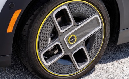 2022 Mini Cooper SE Convertible Concept Wheel Wallpapers 450x275 (250)