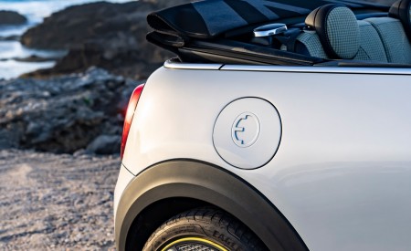 2022 Mini Cooper SE Convertible Concept Wheel Wallpapers 450x275 (97)